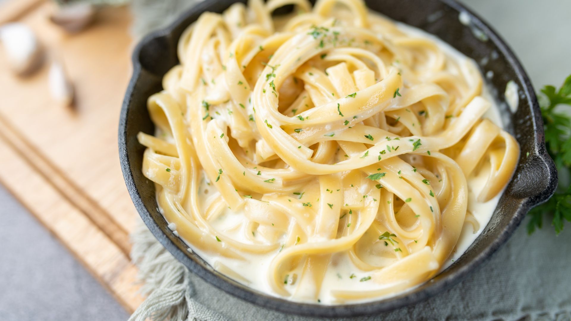 Como fazer macarrão ao molho branco