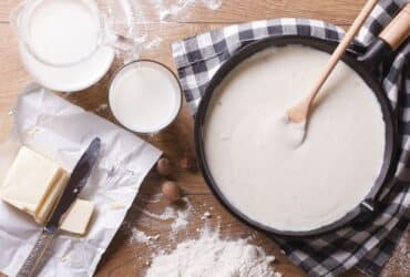 Como fazer molho branco com creme de leite