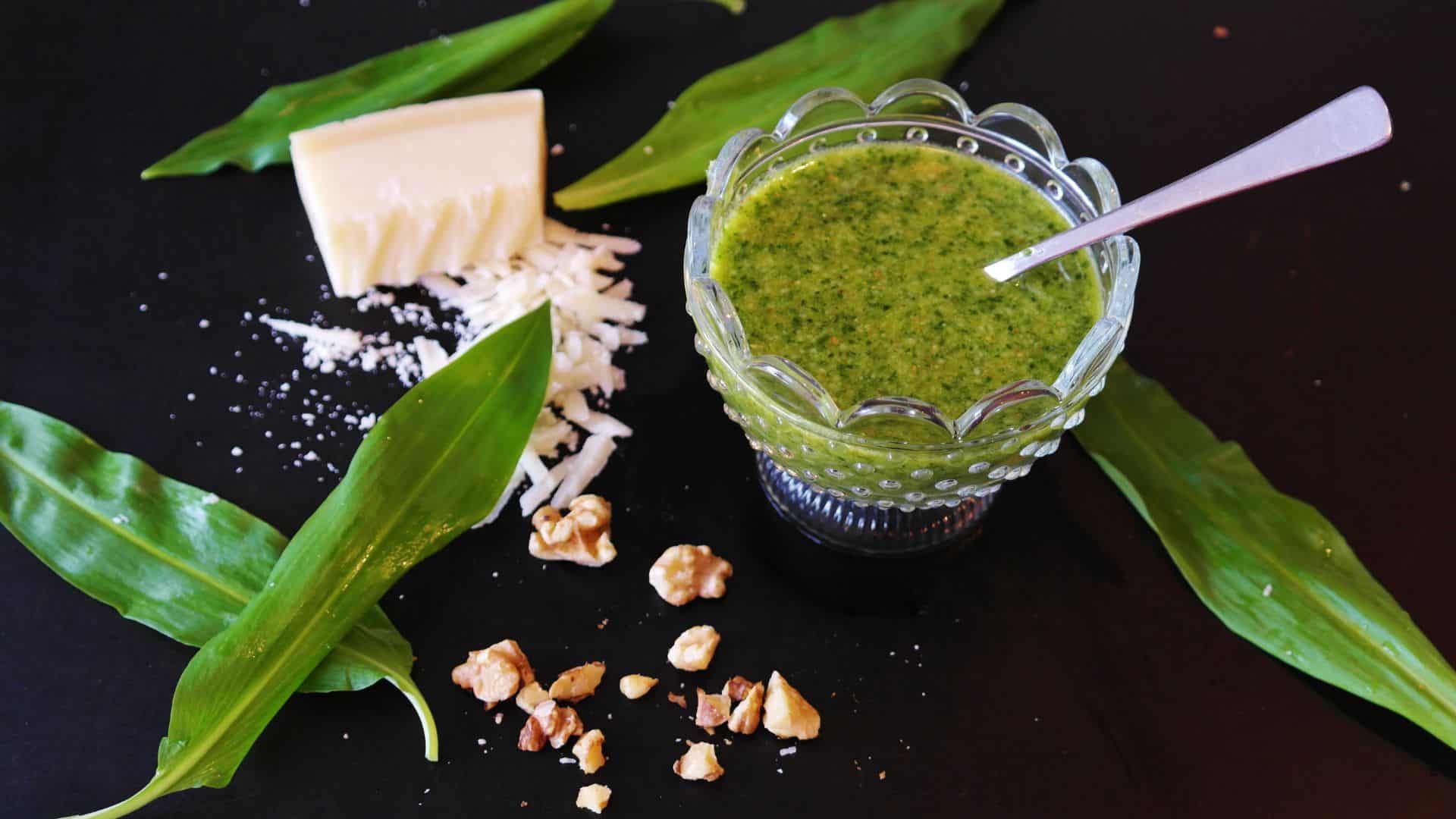 Como fazer molho pesto