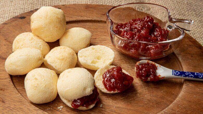 Como fazer pão de queijo