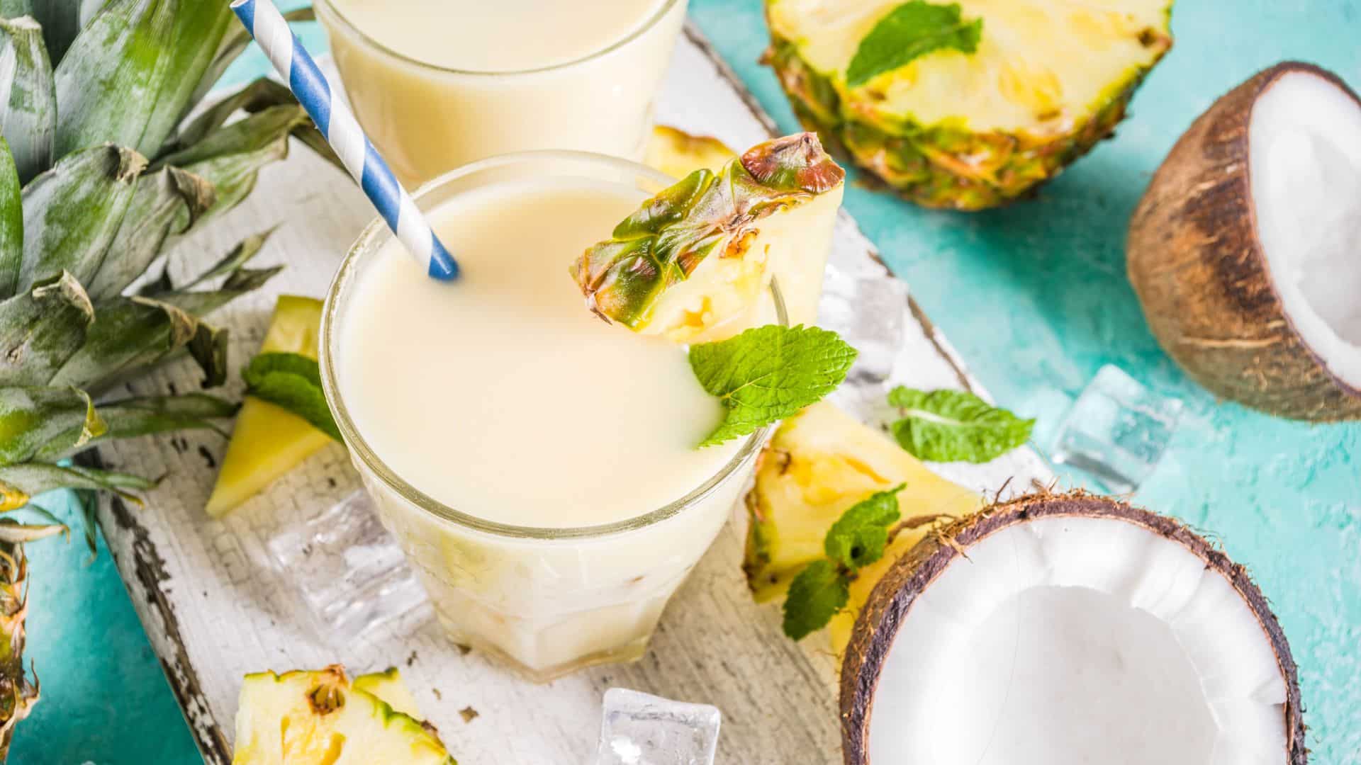 Como fazer piña colada