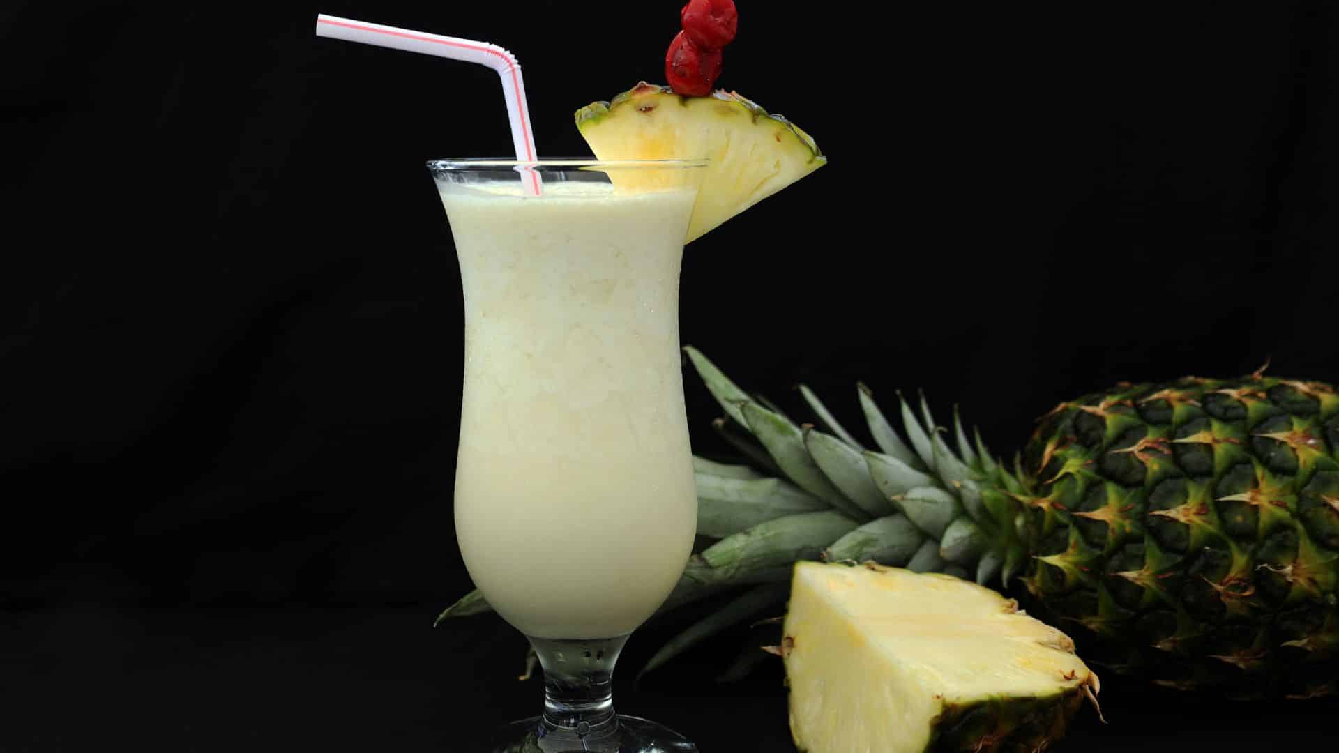 Como fazer piña colada