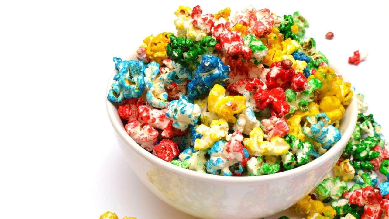 Como fazer pipoca colorida