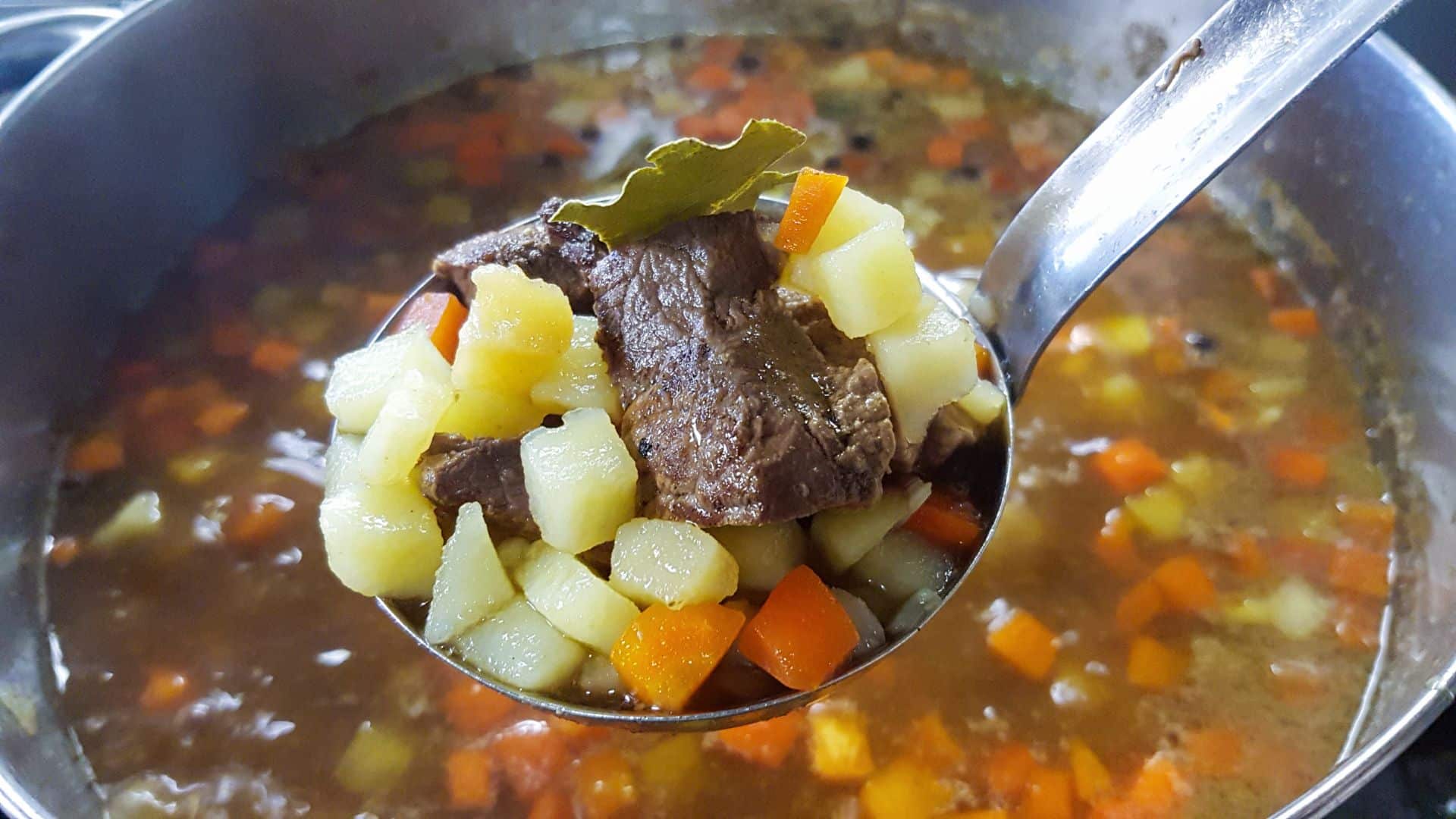 Como fazer sopa de carne