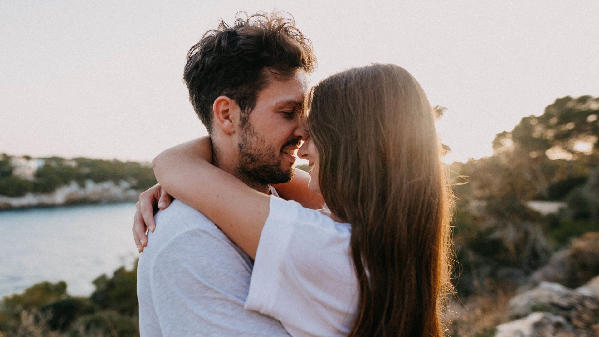 Descubra os 5 signos que combinam pra namorar | Canva