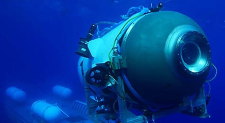 Destrocos sao encontrados na area em que o submarino desapareceu