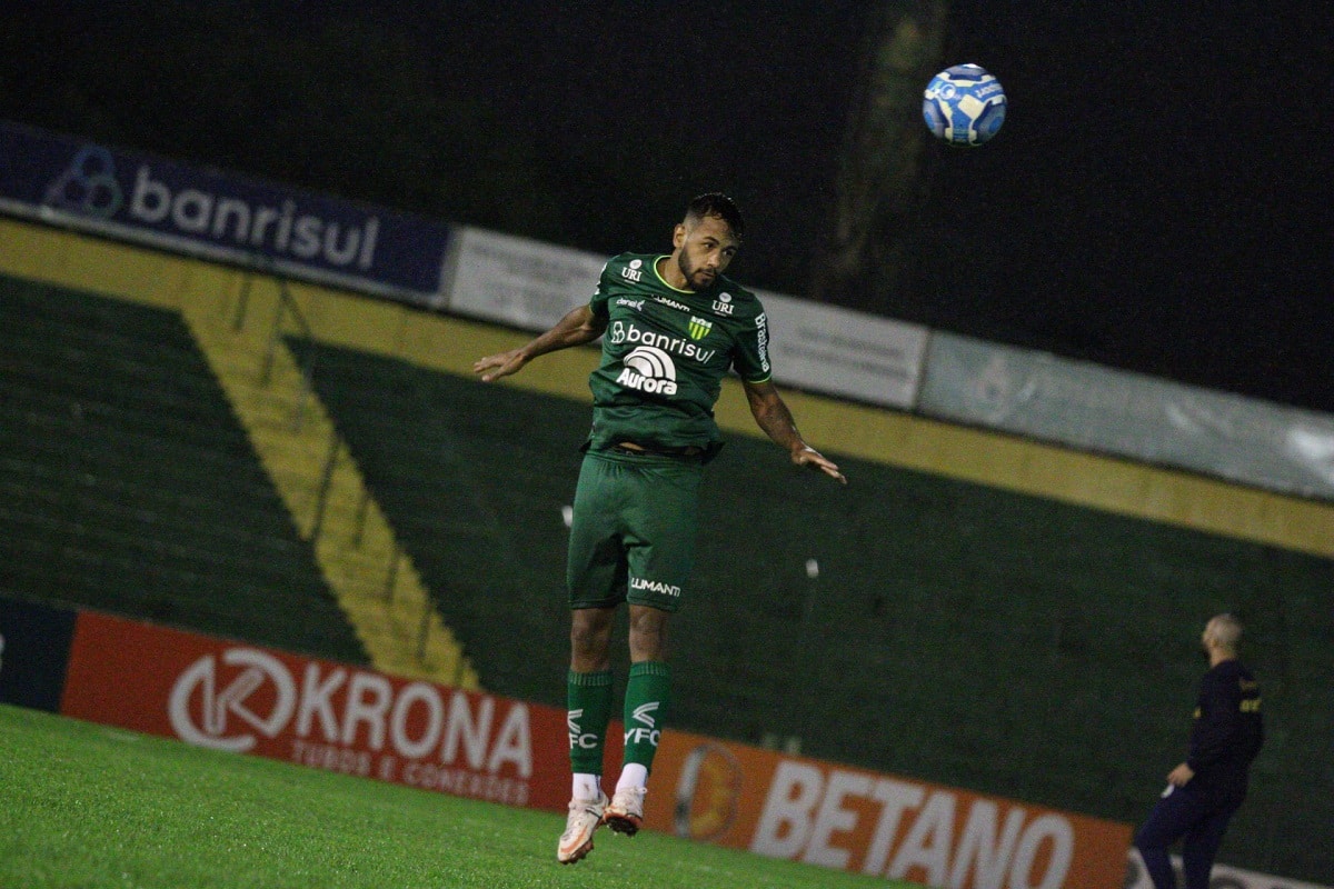 Floresta x Ypiranga de Erechim; onde assistir ao vivo o jogo desta segunda-feira (14) pela Série C. Foto: Enoc Junior - YFC