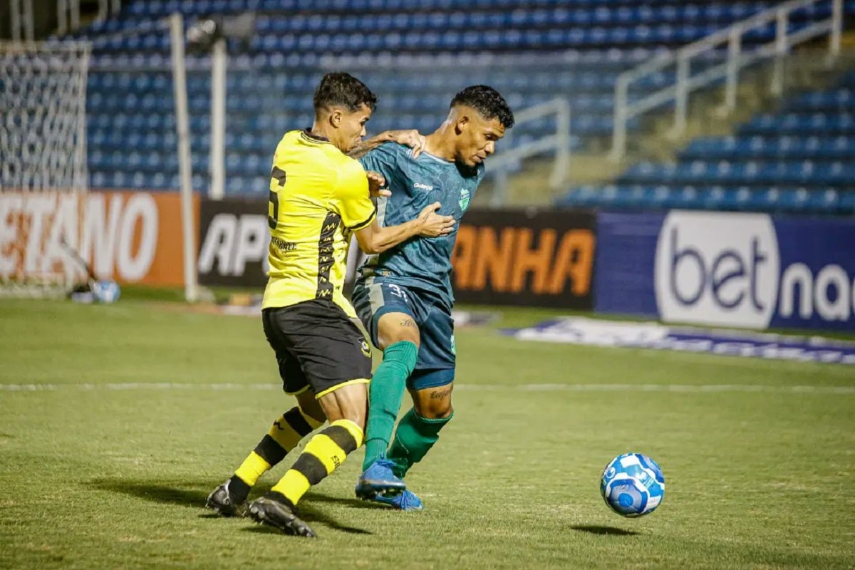 Brusque x São Bernardo; onde assistir ao vivo o jogo desta segunda-feira (31) pela Série C do Brasileiro. Foto: Ronaldo Oliveira / Floresta EC