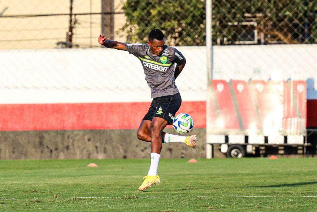 Goiás x Cuiabá: onde assistir, escalações e arbitragem