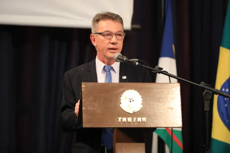 Governador de Roraima tem mandato cassado por distribuicao de cestas basicas no periodo eleitoral