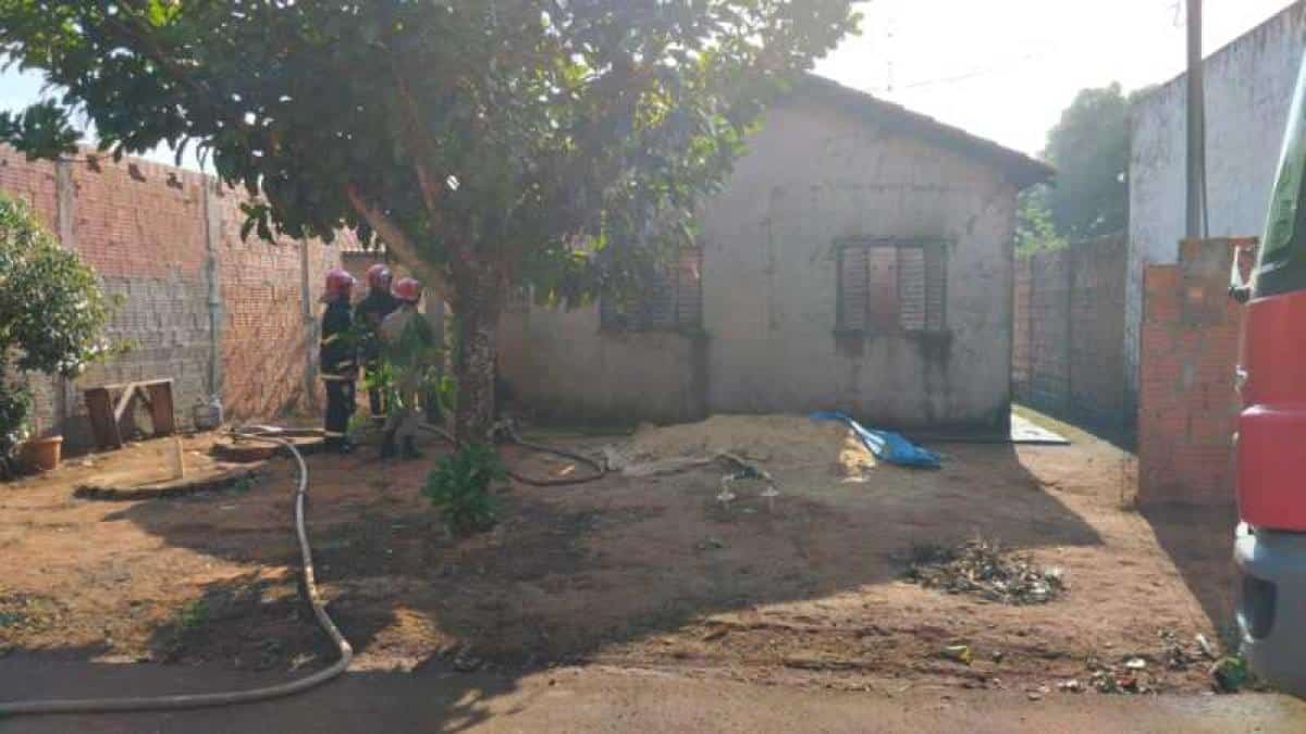 Jovem encontrada carbonizada dentro de casa em cidade de Mato Grosso pode ter sido assassinada
