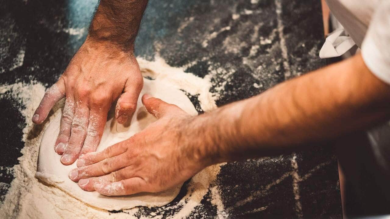 Massa de Pizza: A Base Perfeita para Deliciosas Pizzas Artesanais 3 Massa de pizza