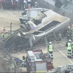 Ônibus com torcedores do Corinthians capota e deixa 7 mortos