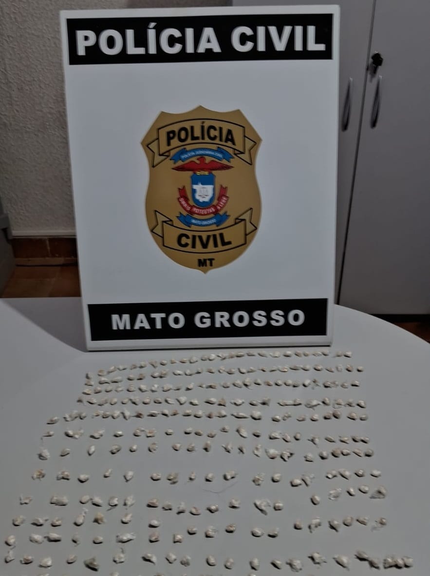 Policia encontra quase 300 papelotes de pasta base na casa de traficante em Mato Grosso
