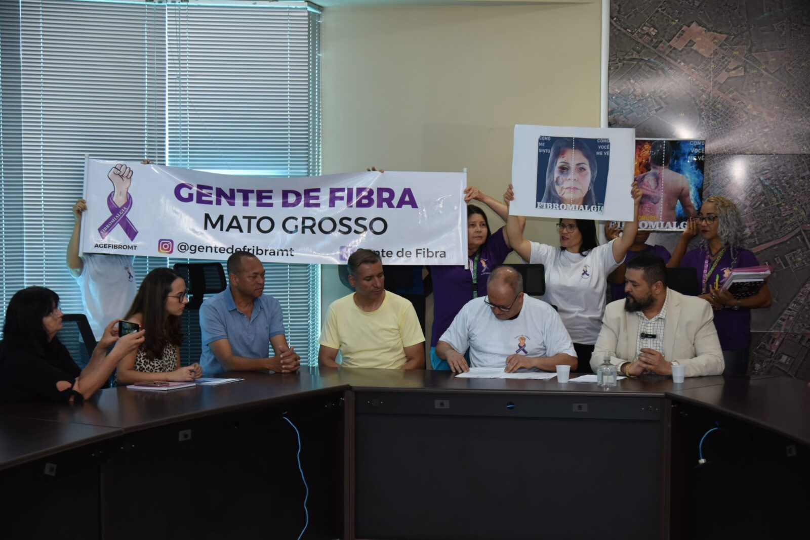 Prefeito de Rondonopolis sanciona lei que garante direitos as pessoas com fibromialgia scaled 1