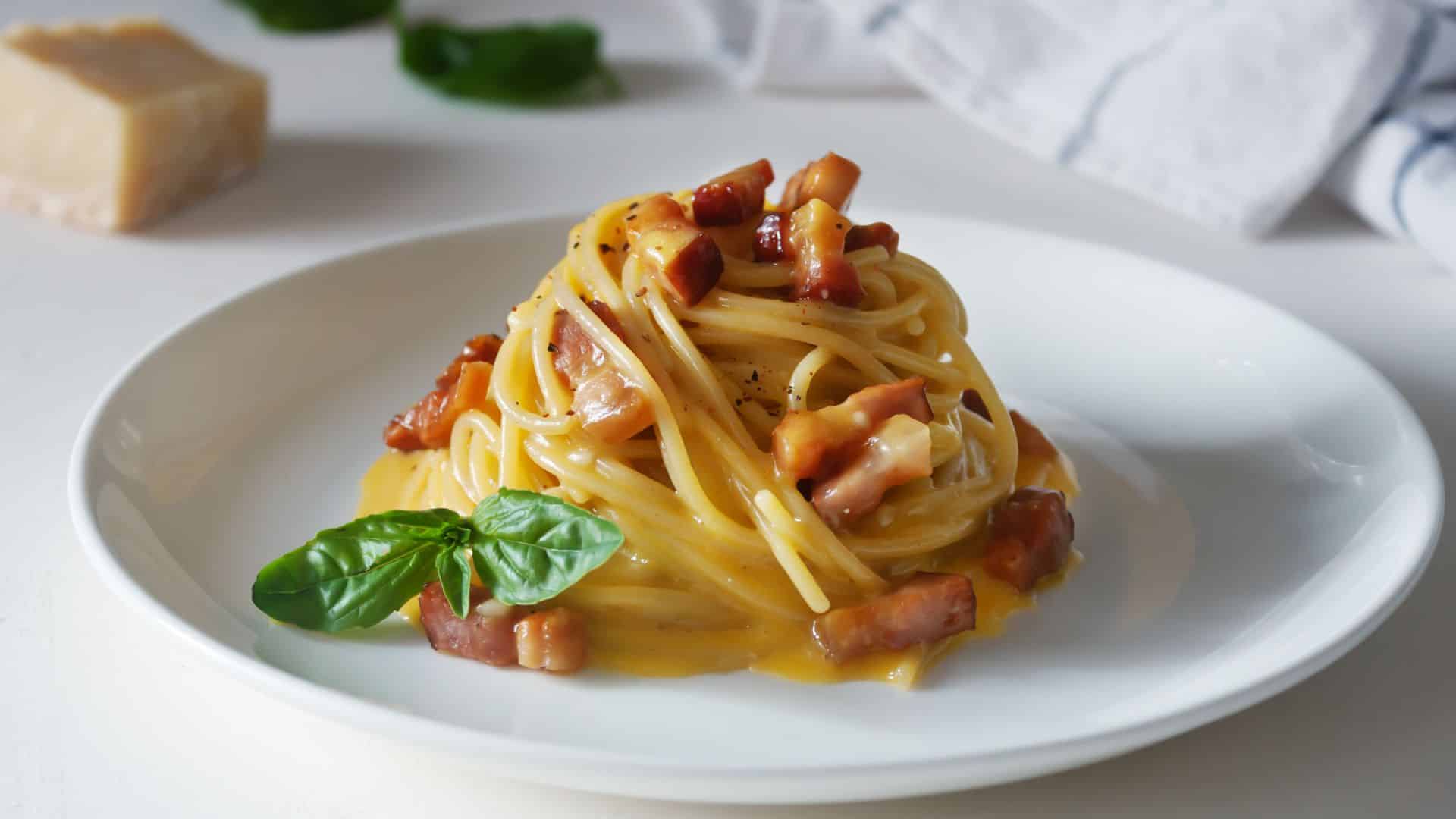 Receita italiana, Carbonara mais deliciosa, impossível | Canva