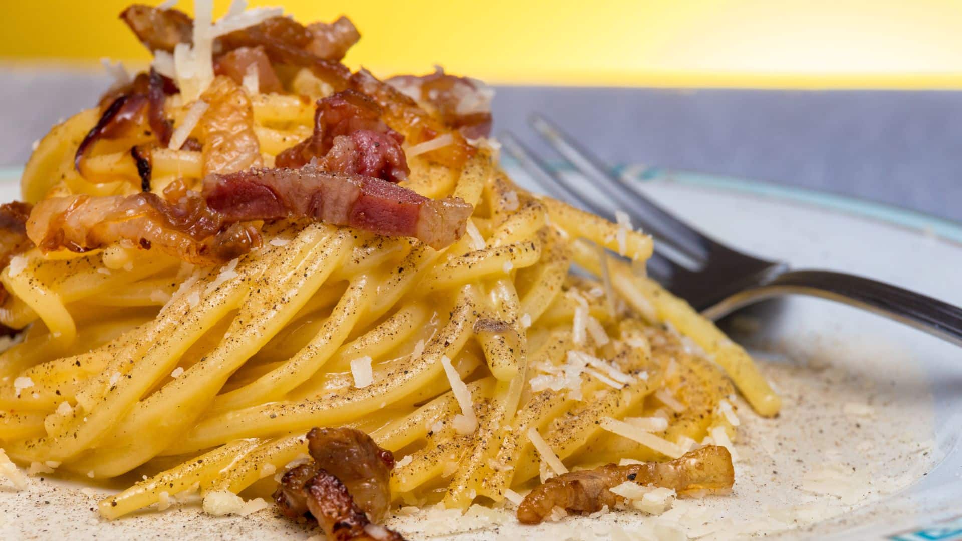 Receita italiana, Carbonara mais deliciosa, impossível | Canva