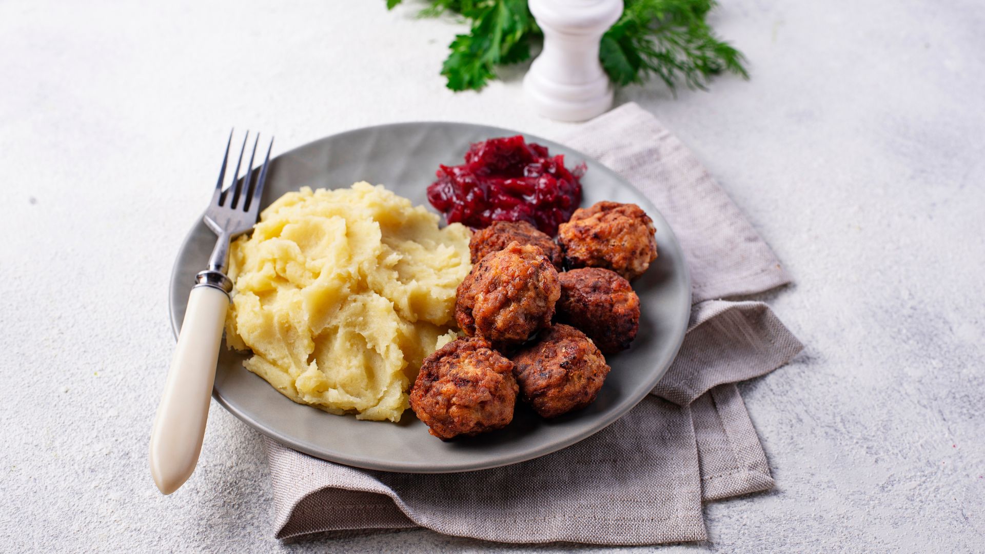 receita de almôndega com purê de batata