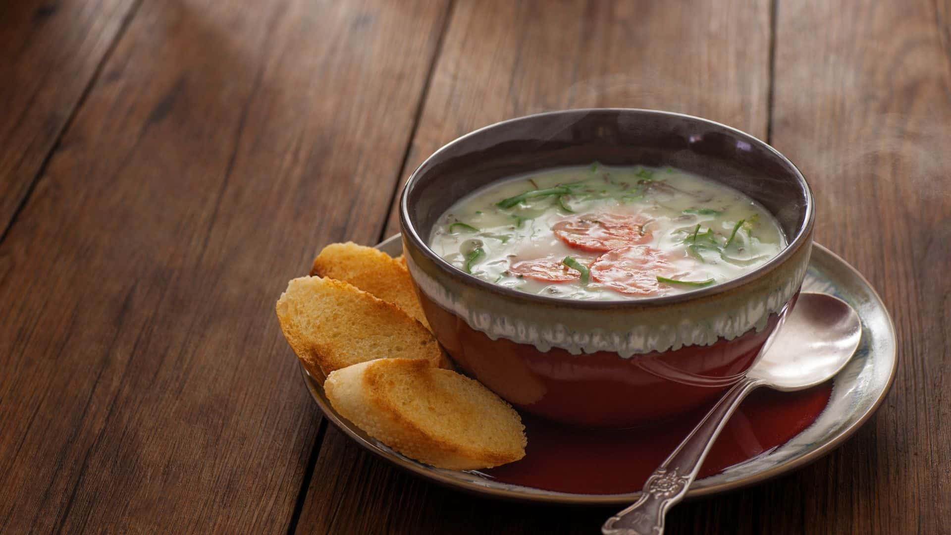 Receita de caldo verde com mandioca