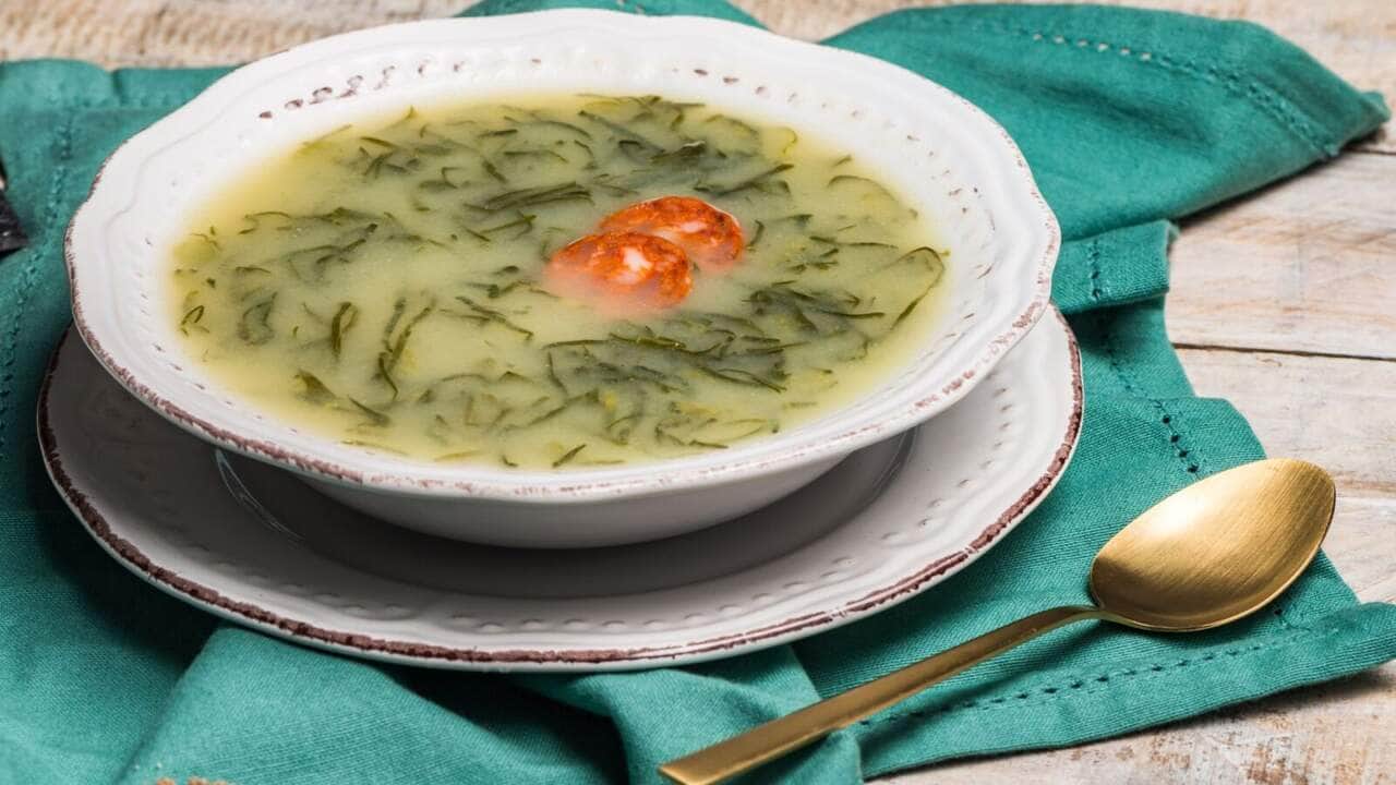 Receita de caldo verde com mandioca