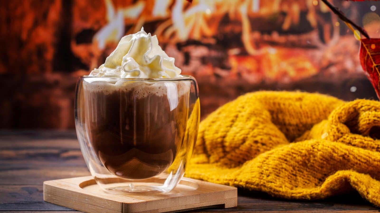 Receita de chocolate quente para uma tarde fria com poucos ingredientes e em minutos