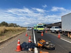 Motociclista morre em colisão entre moto e carreta em Várzea Grande