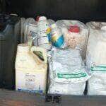 PM localiza diversos galões com defensivos agrícolas de origem duvidosa