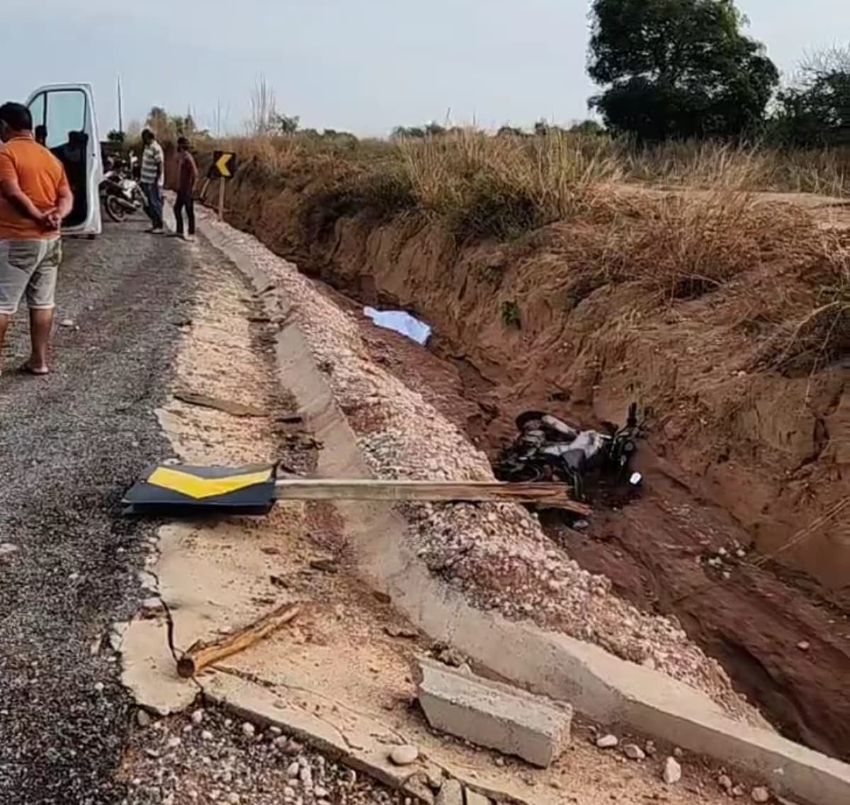 Motociclista perde controle em curva e acaba morrendo na MT-010