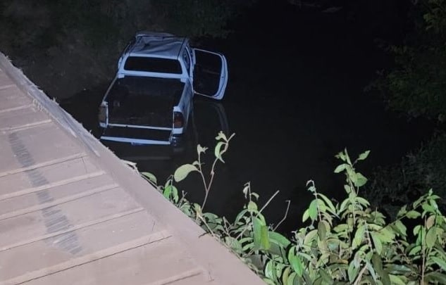 Idoso morre após camionete cair de ponte em Mato Grosso