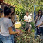 alunos da escola rui barbosa participam de atividades sobre o dia do meio ambiente