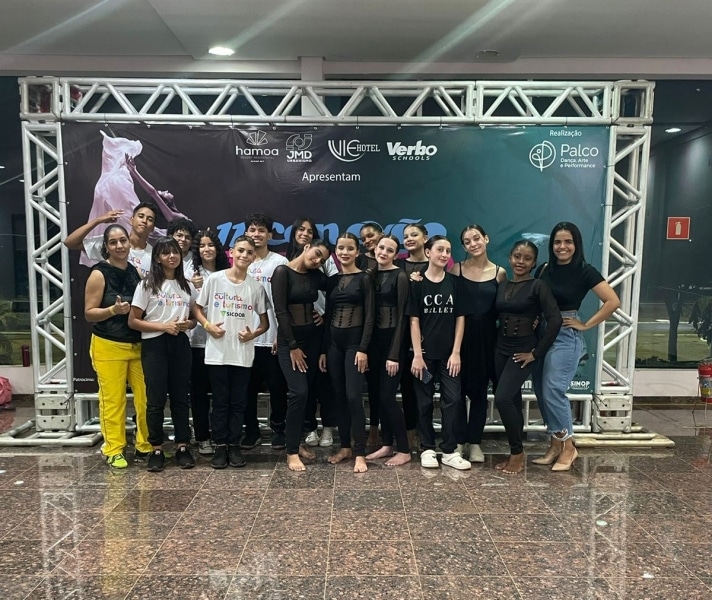 alunos das oficinas culturais participam da 11a conexao danca em sinop