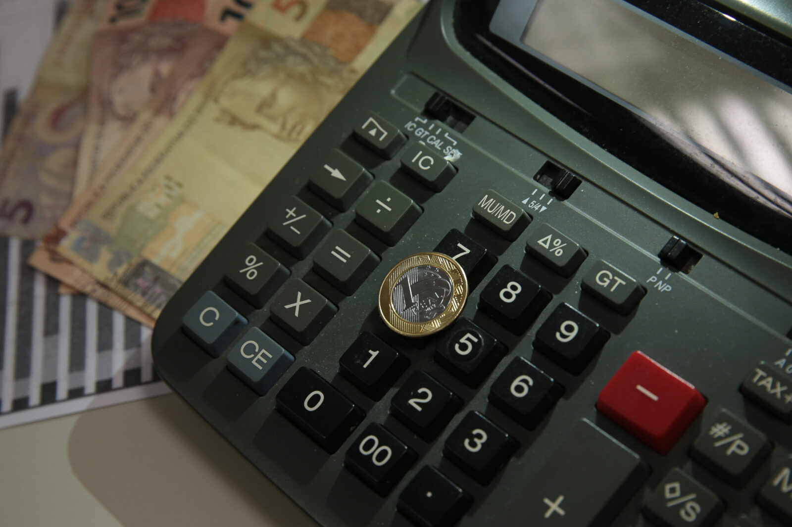 Economia, Moeda, Real,Dinheiro, Calculadora Foto: Marcello Casal Jr/Agência Brasil/Arquivo