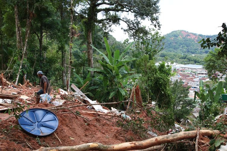 São Sebastião (SP), 22/02/2023, Casas destruídas em deslizamentos na Barra do Sahy após tempestades no litoral norte de São Paulo.