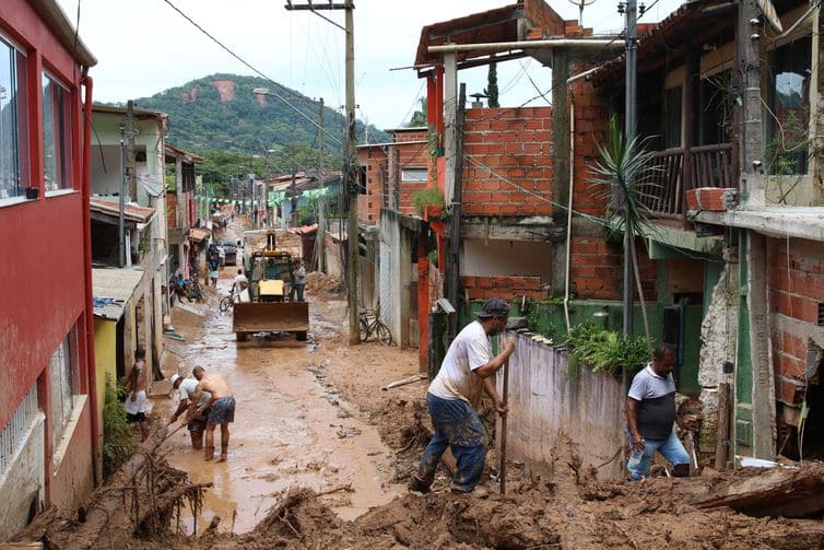 São Sebastião (SP), 22/02/2023, Casas destruídas em deslizamentos na Barra do Sahy após tempestades no litoral norte de São Paulo.