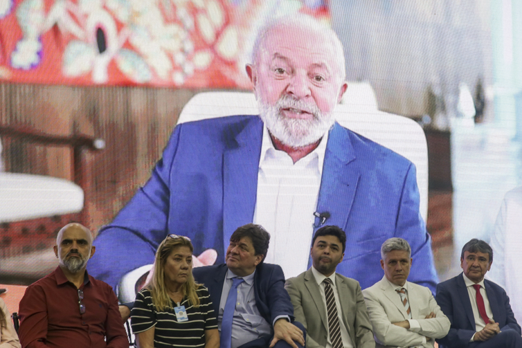 Brasília (DF), 20/10/2023 - O presidente Luiz Inácio Lula da Silva participa, por videoconferência, de cerimônia comemorativa dos 20 anos de criação do programa Bolsa Família, no Ministério do Desenvolvimento e Assistência Social, Família e Combate à Fome (MDS). Foto: Marcelo Camargo/Agência Brasil