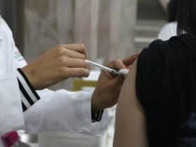 brasil tem 16 milhoes de vacinados com dose bivalente contra covid 19 scaled 1