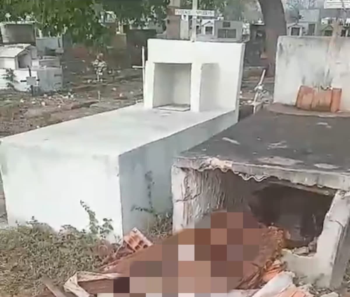 Túmulos são violados em cemitério de Várzea Grande; Polícia investiga o caso.