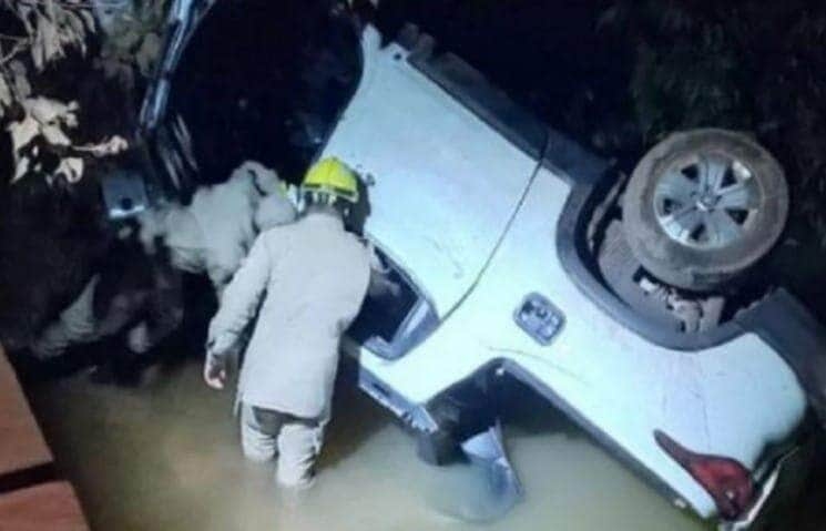 Carro cai de ponte e mulher morre presa às ferragens no interior de Mato Grosso