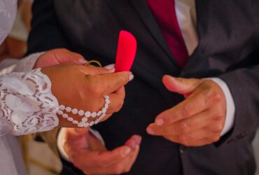 casais oficializam uniao no casamento comunitario em lucas do rio verde