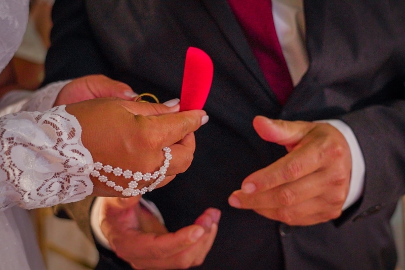 casais oficializam uniao no casamento comunitario em lucas do rio verde