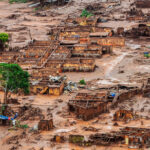 Área afetada pelo rompimento de barragem no distrito de Bento Rodrigues, zona rural de Mariana, em Minas Gerais Por: Antonio Cruz/ Agência Brasil