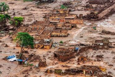 Área afetada pelo rompimento de barragem no distrito de Bento Rodrigues, zona rural de Mariana, em Minas Gerais Por: Antonio Cruz/ Agência Brasil