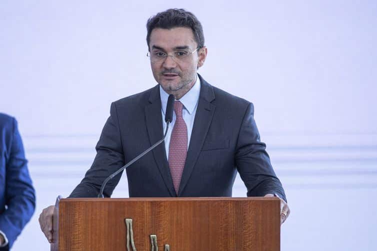 Brasília (DF) 03/08/2023 - O novo Ministro do Turismo, Celso Sabino discursa na cerimônia de sua posse nesta quinta feira, no Palácio do Planalto. Foto: Joédson Alves/Agência Brasil 