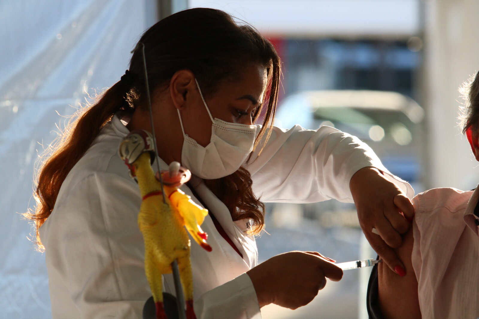 São Paulo - Vacinação contra covid-19 de pessoas com comorbidade no posto drive-thru montado no Memorial da América Latina. Por: Rovena Rosa/Agência Brasil