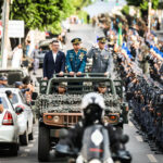 Autoridades abrem o desfile na Avenida Getúlio Vargas, em Cuiabá - Foto por: Christiano Antonucci