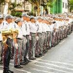 Governador Mauro Mendes sanciona lei que amplia escolas cívico-militares em Mato Grosso