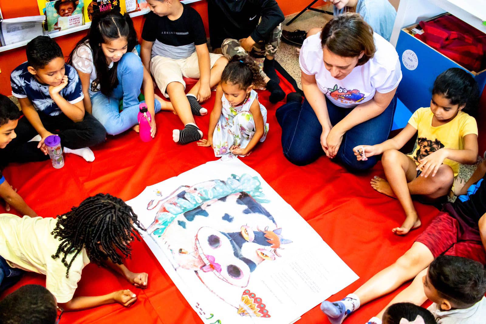 Ceilândia (DF) - Biblioteca Roedores de Livros atrai a criançada para rodas de leitura no Shopping Popular da Ceilândia. Foto: Marcelo Magalhães/Divulgação