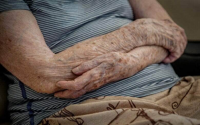 Mulher é presa em Mato Grosso por descumprir medida protetiva e agredir a própria mãe