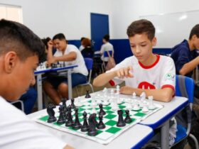 escolas em tempo integral comecam a ofertar xadrez na grade curricular de ensino