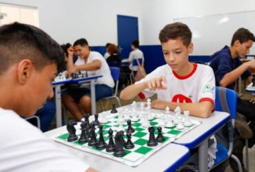 escolas em tempo integral comecam a ofertar xadrez na grade curricular de ensino